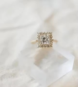 Bague de fiançailles en diamant de laboratoire Carat personnalisé de qualité supérieure 10/14/18K or massif Moissanite bague de fiançailles et de mariage pour les femmes - Product Image 4