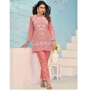 High On Demand Zomercollectie Nieuwe Rayon Kurti Voor Dames Kantoorkleding En Vrijetijdskleding Verkrijgbaar Tegen De Beste Prijzen
