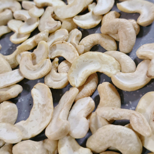 Noix de cajou cassées au Vietnam noix WS noyaux SANTIGO Kaju Badam Service 24/24 - Product Image 1