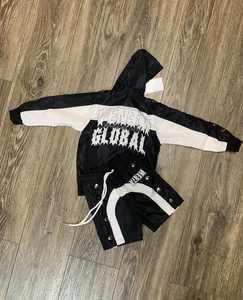 Ensemble de vêtements de sport brodés à fermeture éclair personnalisés Sweat à capuche et short en nylon neutre avec patchwork brodé pour hommes Survêtement unisexe - Product Image 6