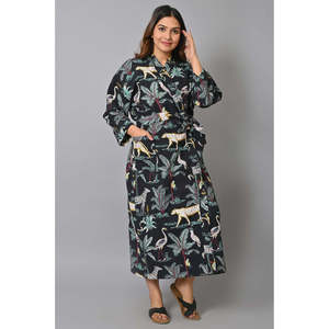 Bata Kimono de Algodón con Estampado Animal Negro, Silueta Holgada, Cintura Natural, para Damas de Honor o Uso en Spa - Product Image 4