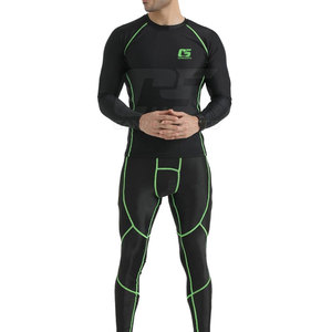 เสื้อยืดรัดกล้ามเนื้อของผู้ชายน้ำหนักเบาดีไซน์ทรงพอดีตัวสีพื้นสำหรับออกกำลังกาย - Product Image 2