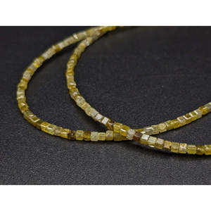 Cuentas de Diamante Amarillo Natural Multicolor Brillante de 1.5-2.5 mm, Facetadas en Forma de Cojín y Forma de Caja - Product Image 2