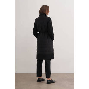 Chaqueta Negra de Invierno con Cintura Fruncida y Detalle de Botones - Product Image 6