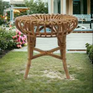 Precioso taburete de mimbre moderno de mediados de siglo, bambú curvo, tres patas rectas, precioso asiento redondo, taburete decorado, consola con incrustaciones de hueso - Product Image 3