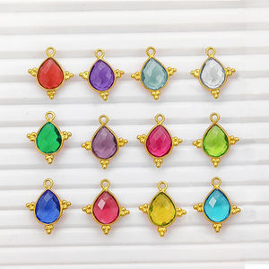 Dije de Cuarzo Rubelita con Bisel Decorativo en Forma de Pera, Plata de Ley Chapada en Oro, Hecho a Mano, Conector para Fabricación de Joyería - Product Image 2