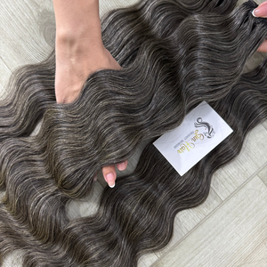 Extensiones de Cabello Humano Vietnamita de la Marca Sun Hair Company, Cabello Virgen con Cutícula Completa, Ondulado Natural, Color Gris Sal y Pimienta - Product Image 4