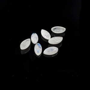 Cabochons de pierre de lune naturelle calibrés, coupes Marquise et Trillion, grenat blanc et rouge, tailles 9x16mm et 10x20mm - Product Image 1