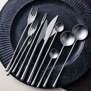 Juego de cubiertos de metal de diseñador artístico moderno hecho a mano con acabados únicos adecuados para exhibiciones y decoración del hogar - Product Image 4