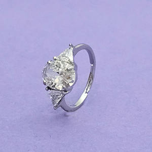 Anillo de moda delicado de circonita cúbica con baño de rodio a un precio razonable - Product Image 6