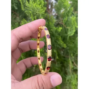 กำไลข้อมือเงินแท้ 925 ประดับด้วยโกเมน สวยงามหรูหรา - Product Image 1