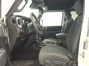 JEEP WRANGLER Sport S 4 portes 4x4 SUV 2024 d'occasion, faible kilométrage, finition blanc brillant - Product Image 3