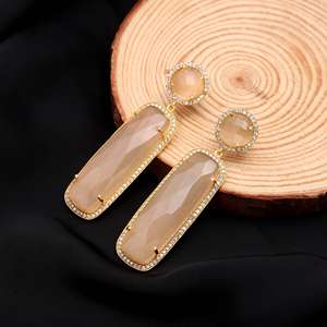 ต่างหูทรงสี่เหลี่ยมผืนผ้าประดับเพชร CZ สีพีชโมนาลิซ่า สำหรับผู้หญิง ทำด้วยมือจากเงินแท้ 925 เหมาะสำหรับงานแต่งงานหรืองานหมั้น - Product Image 3