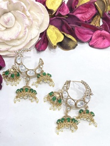 Aretes Colgantes con Circonitas y Baño de Plata, Diseño Elegante para Mujeres y Niñas, Ideales para Eventos Nocturnos y Fiestas - Product Image 3