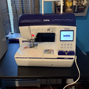 Machine à coudre Brother NQ3500D pour broderie – Achetez maintenant - Product Image 1