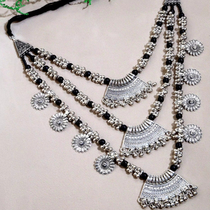Meilleure vente Ensemble de colliers en argent oxydé Fournisseur indien direct Style géométrique multicouche pour les occasions de mariage Glowing - Product Image 1