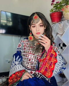 Robe de mariée ethnique pashtun traditionnelle vintage bohème florale faite à la main pour femmes, longue maxi avec un design authentique - Product Image 4