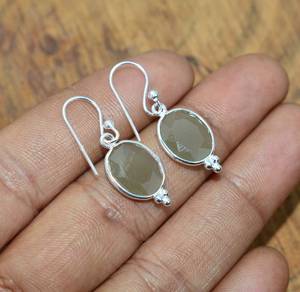 Boucles d'oreilles à crochet en argent sterling calcédoine grise Cadeau de bijoux en pierres précieuses élégantes pour femmes - Product Image 5