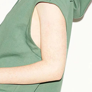 Top sin Mangas con Capucha, Estilo Moderno, Ideal para Ropa Deportiva Informal, Fitness y Estilo Urbano - Product Image 3