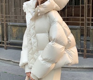 Veste d'hiver à capuche pour femmes de qualité supérieure Veste bouffante respirante et imperméable Fabricant de veste à glissière en gros OEM - Product Image 3