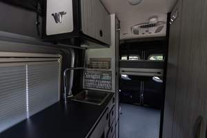 Fourgon utilitaire Mercedes-Benz Sprinter d'occasion, best-seller 2023 - Product Image 2