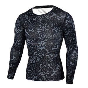 Chaqueta ligera de manga larga con cremallera completa para mujer UPF 50 + protección solar con capucha estilo Rash Guard para protección solar al aire libre - Product Image 1