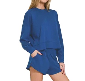 Vêtements d'hiver pour femmes, nouveau design, ensemble court, logo personnalisé, ensembles de haute qualité, vêtements pour femmes, pantalons de jogging et haut court à capuche 2026 - Product Image 3