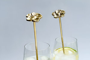 Agitadores de bebidas con mango de flor de metal dorado de la mejor venta al por mayor - Product Image 2