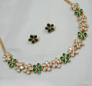 ENSEMBLE DE BIJOUX INDIENS TRADITIONNELS ET À LA MODE EN CUIVRE ENSEMBLE DE BIJOUX DE MARIAGE POUR FEMMES BOUCLES D'OREILLES ET COLLIER - Product Image 1