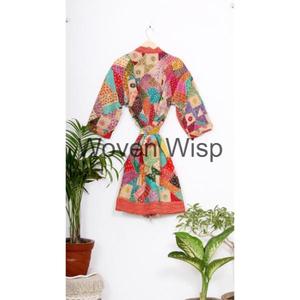 Manteaux Kimono d'hiver pour femmes et hommes Veste en satin tricoté rempli de coton à col en V avec poche décorative imprimée Longue longueur - Product Image 2