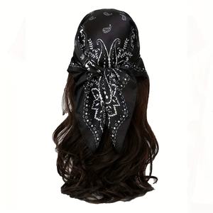Pañuelos y bandanas cuadrados de seda satinada con estampado floral personalizados para mujer - Alta calidad para uso en exteriores en todas las estaciones - Product Image 1