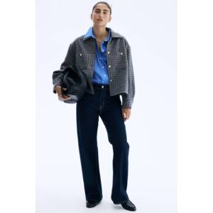 Vestes pour femmes avec un volume impressionnant, vêtements d'extérieur élégants et stylés - Product Image 1