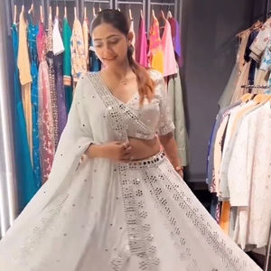 Miroir design attrayant travail blanc Lehenga Choli pour les femmes broderie et séquence travail Lehenga mariage traditionnel indien - Product Image 1