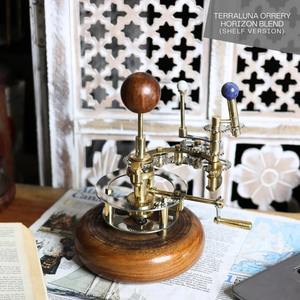 Orrery en laiton poli de haute qualité avec rotation multi-planète pour le bureau et l'étude disponible à un prix abordable - Product Image 4