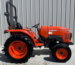 Acheter un tracteur compact Kubota L3301 disponible à la vente avec moteur haute performance et qualité de construction durable livraison rapide - Product Image 5