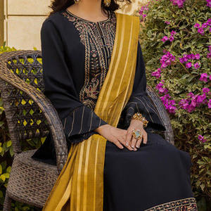 Ensemble de 3 pièces pakistanais pour femmes, personnalisé en gros, à vendre, tenue brodée de luxe à vendre - Product Image 6