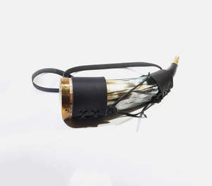 Vasos ecológicos de latón y cuero con incrustaciones de metal Diseño duradero en forma de cuerno - Product Image 4