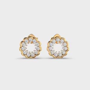 Pendientes de Aro Simples con Cruz de Diamantes Redondos Cultivados en Laboratorio y Oro Amarillo de 18K para Cualquier Festival y Ocasión - Product Image 1