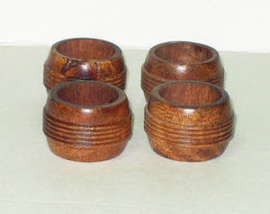 Wholesale Carved Brown Acacia Wood Napkin Rings Eco-Friendly Natural Wood Serviette Holders Table Decoration for Party - Product Image 4