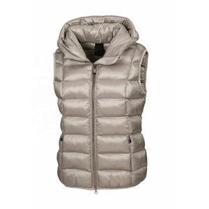 Professionnel nouveau gros femmes gilet bouffant vêtements d'hiver à la mode gilet bouffant à capuche fermeture éclair vers le haut sur mesure femmes gilet bouffant - Product Image 1
