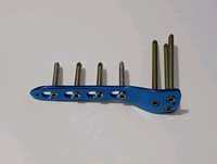 BISONS WHOLESALE Placas Óseas Veterinarias de Acero Inoxidable de Alta Calidad |   Kit de Implantes para Cirugía Ortopédica Animal, Clase I CE, Reutilizable