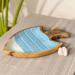 Plateau en bois sculpté à la main en forme de poisson - Product Image 1