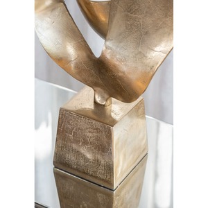 Impresionante pieza decorativa de metal dorado, adorno de mesa de moda perfecto para salas de estar contemporáneas con estilo - Product Image 3