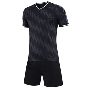 Uniforme de fútbol de ajuste personalizado transpirable 100% poliéster ecológico proveedor OEM con opciones de logotipo y etiqueta privada para equipos - Product Image 1