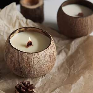 Bougeoir en coquille de noix de coco fait à la main | Bougeoir naturel pour la décoration de la maison et du spa | Option de décoration durable et écologique - Product Image 2