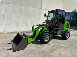 จัดส่งฟรี รถขุดขนาดเล็กไฟฟ้า Panther 608E กำลังไฟ 13 กิโลวัตต์ ยกได้ 800 กิโลกรัม ความเร็วสูงสุด 20 กม./ชม. พร้อมหัวต่อแบบ Euro Quick Coupler - Product Image 1