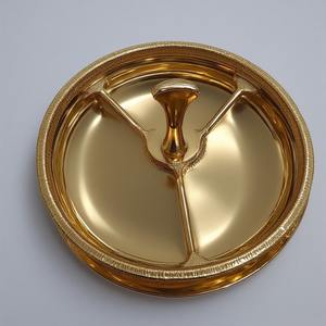 Serveur de fruits secs élégant en aluminium et verre avec trois bols ronds liés finition or poli design de luxe décoratif - Product Image 2