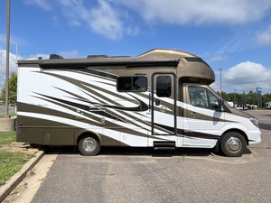 Vendedor Verificado, Tif-f-i-n Wayfarer 24FW Modelo 2018 Usado, con Alto Rendimiento, Disponible para la Venta - Product Image 6