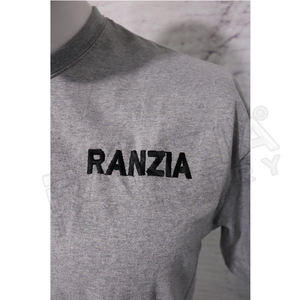 เสื้อยืดผ้าฝ้ายสีเทาหนา300แกรมโลโก้ ranzia OEM ใช้ได้ทั้งชายและหญิงไซส์ใหญ่พิเศษเหมาะสำหรับยิมและสตรีทแวร์ - Product Image 3