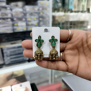 Vente chaude Petit Jhumki Vintage Shadow Boucles D'oreilles pour les Femmes Western Boucles D'oreilles Élégant Vintage Style Boucle D'oreille Affichage - Product Image 1